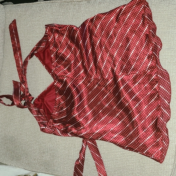 Halter top - Picture 2 of 2